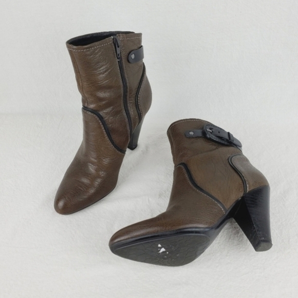 Caressa Michelle green leather ankle bootie size 6M - Picture 14 of 15